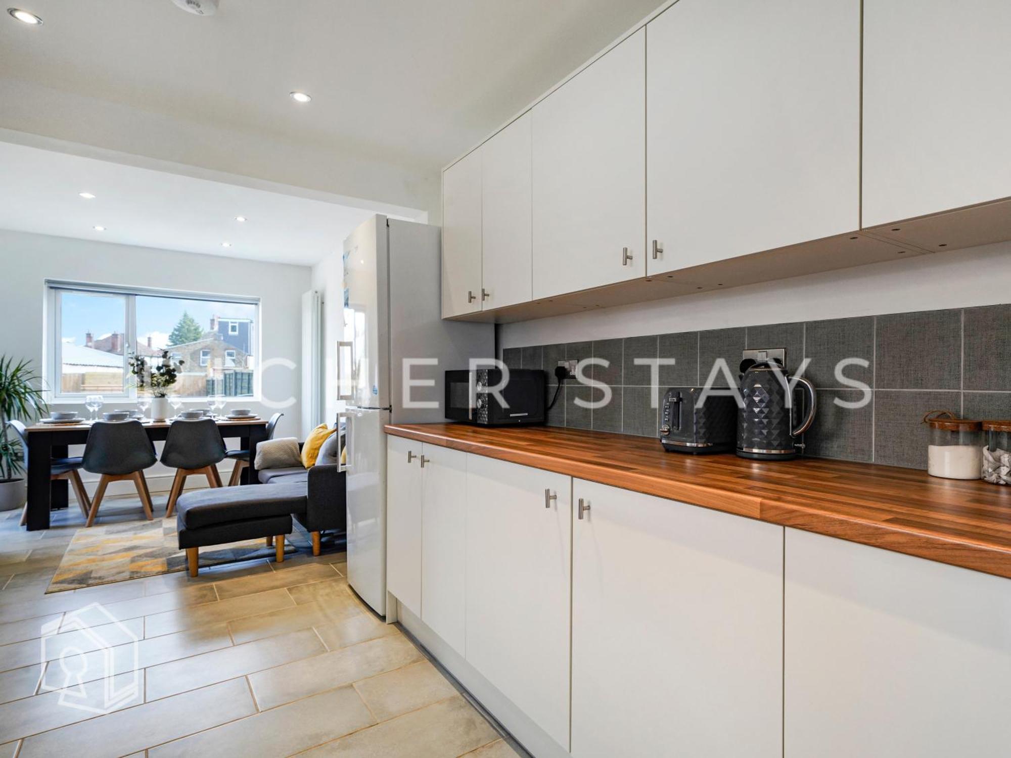 Watford Large 5Br Home - Contractors & Families Экстерьер фото